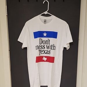Don't Mess with Texas Gildan White Cotton T-Shirt